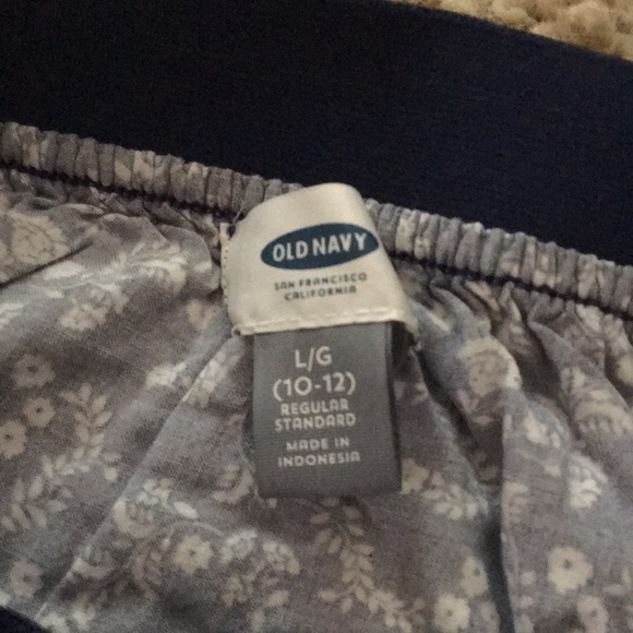 This is an Old Navy skirt! - Picture 2 of 3